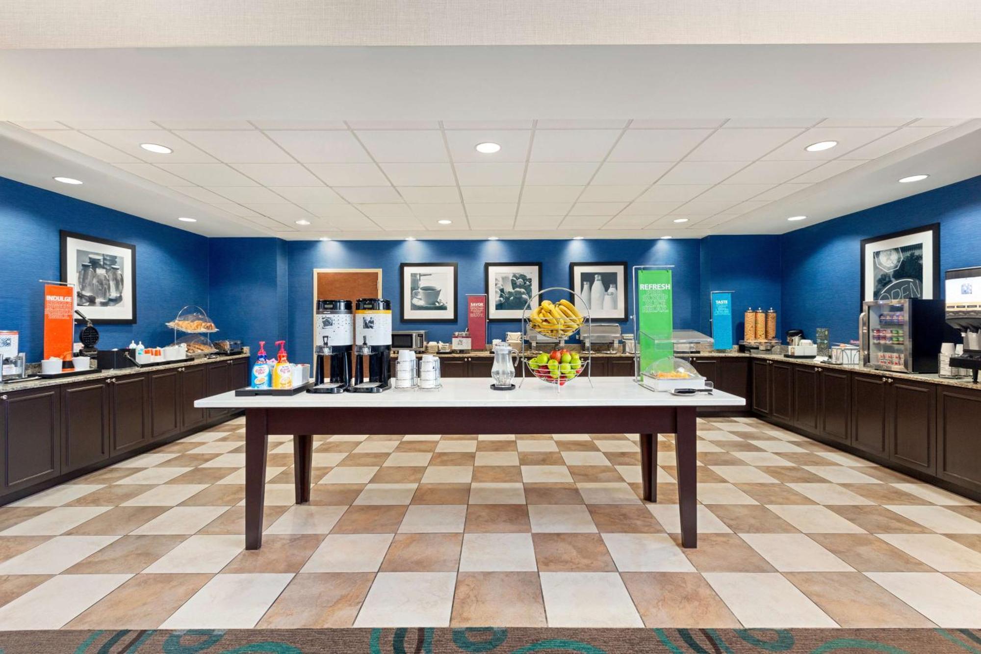 Hampton Inn & Suites Atlanta Airport West Camp Creek Pkwy College Park Buitenkant foto